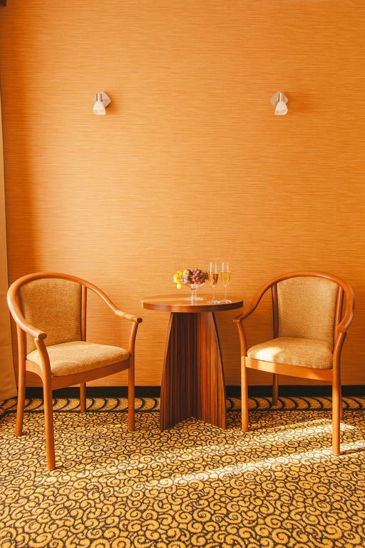 Park Hotel Хевиз Экстерьер фото