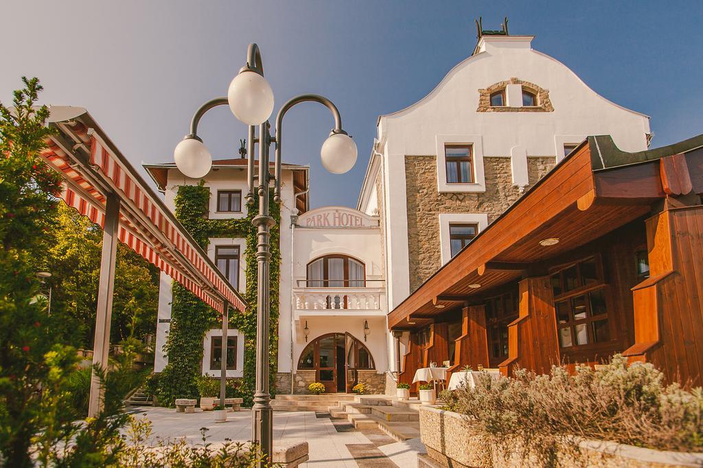 Park Hotel Хевиз Экстерьер фото