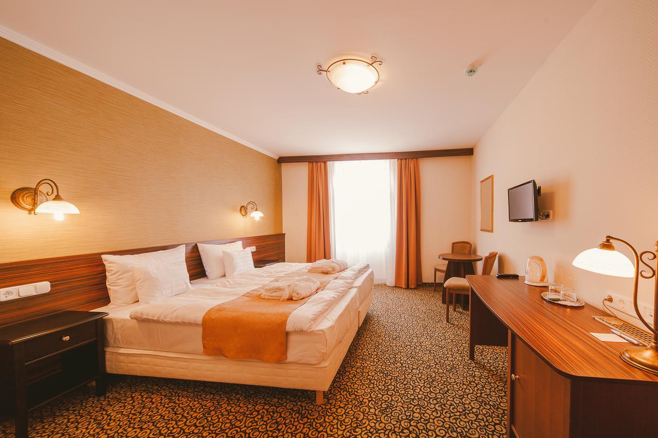 Park Hotel Хевиз Экстерьер фото