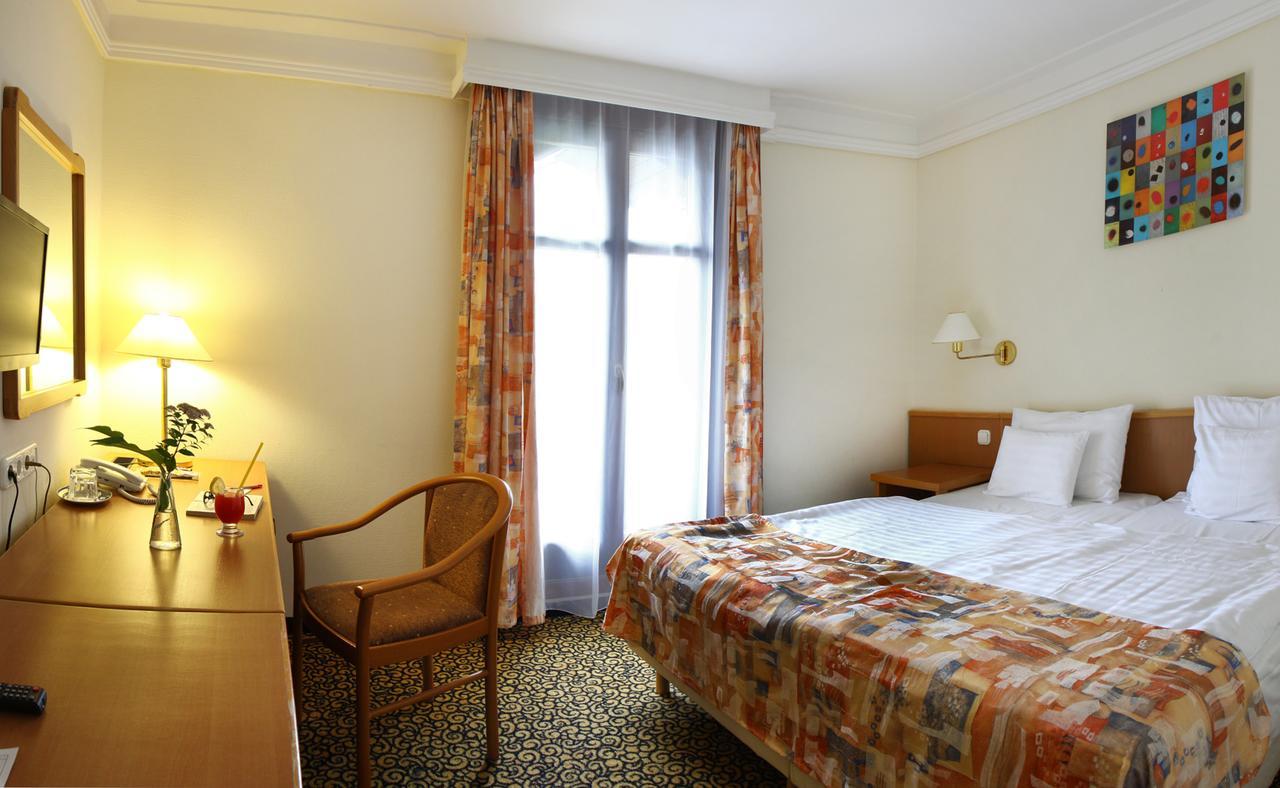 Park Hotel Хевиз Экстерьер фото
