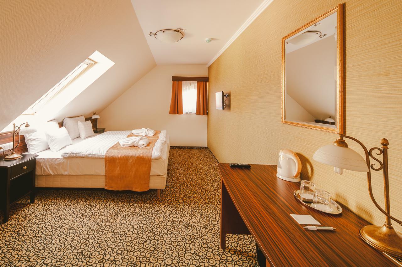 Park Hotel Хевиз Экстерьер фото