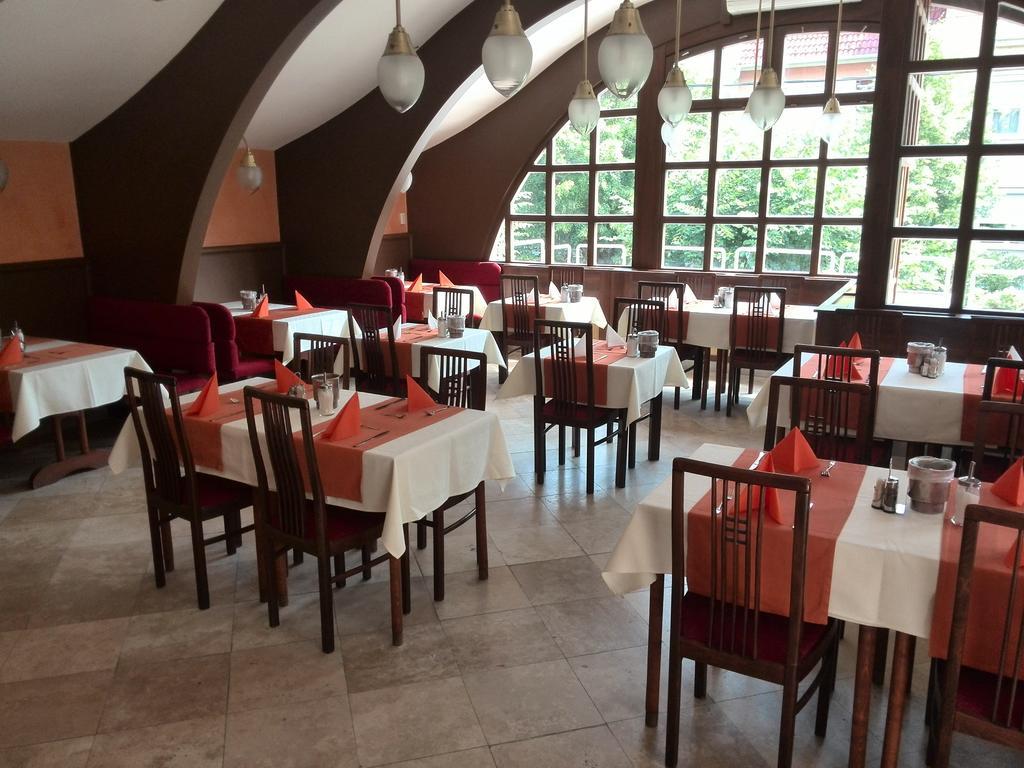 Park Hotel Хевиз Экстерьер фото